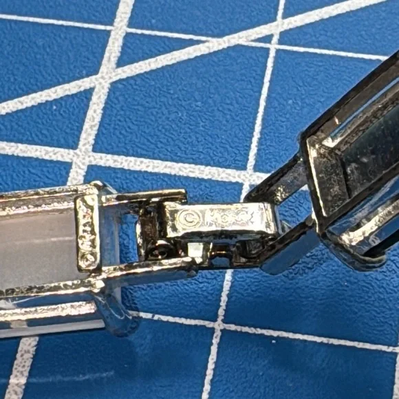 Monet thermoset black and white bracelet size 7.5. Vintage.​ - Picture 5 of 6